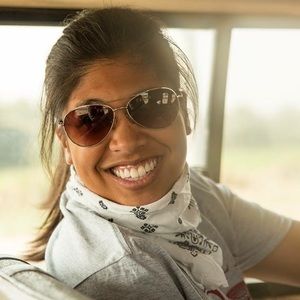 Meet your Posher, Aly